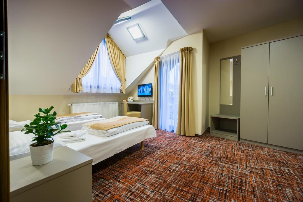 Pensjonat Kanion Bed & Breakfast Szklarska Poreba Bagian luar foto